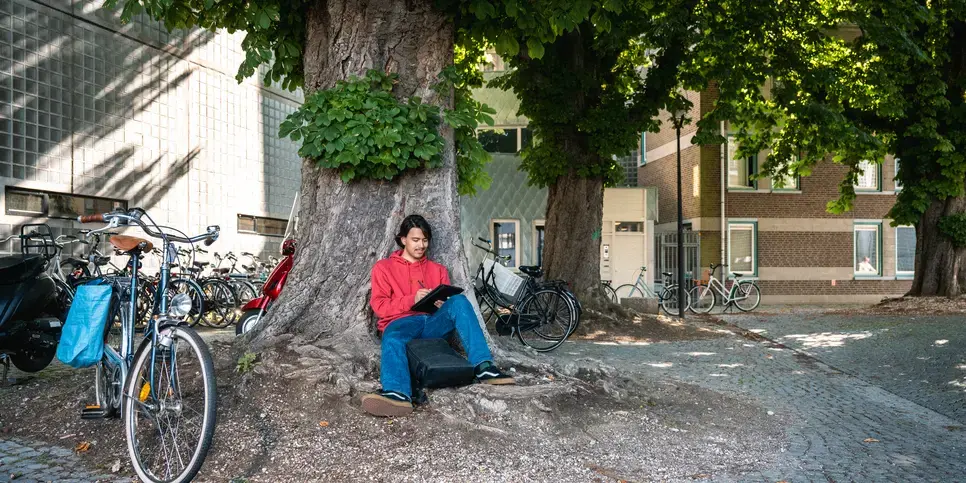 Fietsen Buitenmuur Rugzak Zuyd Hogeschool Maastricht