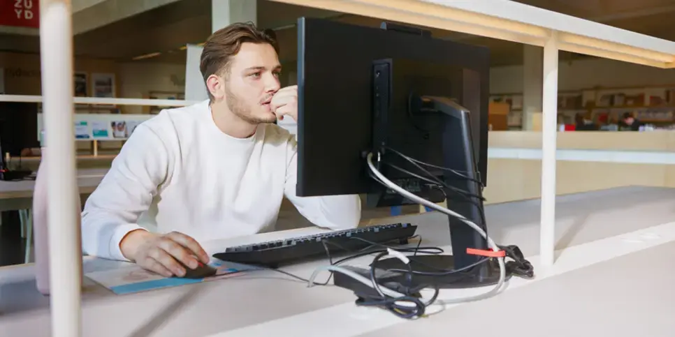  Zuyd Hogeschool student computer studentlife