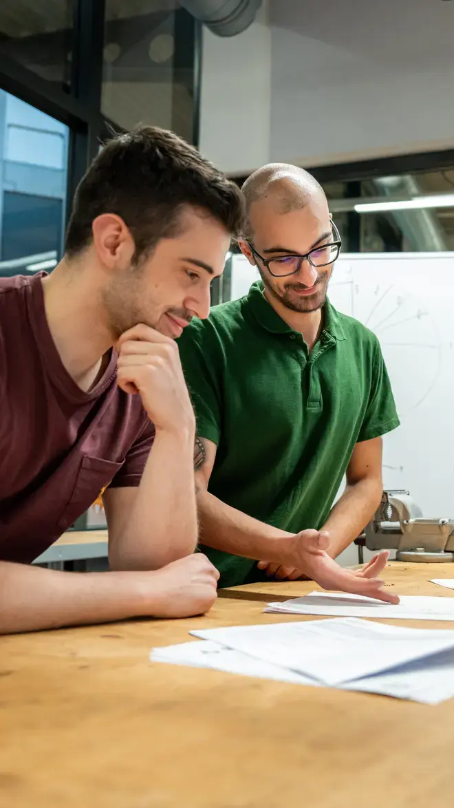 Engineering - studenten werken samen