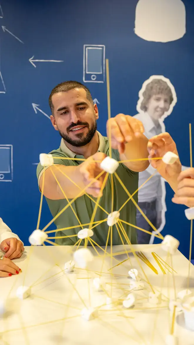 ict-student bouwt netwerk