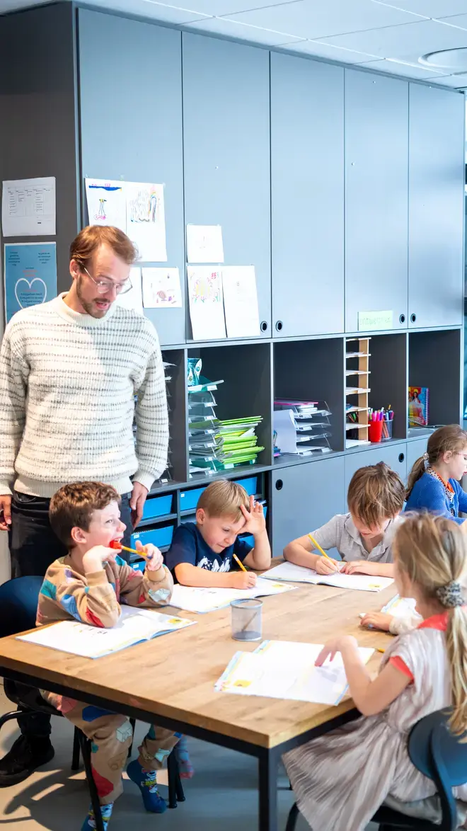 Leraar Basisonderwijs - meester met kinderen