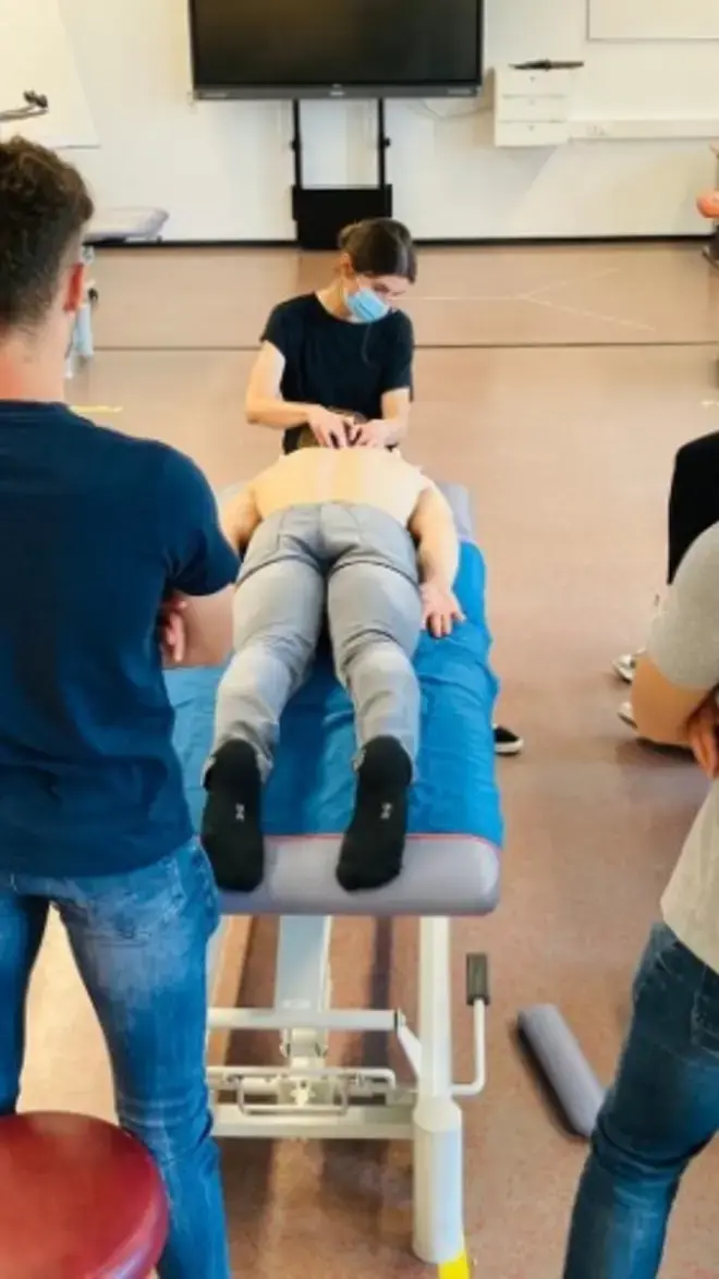 Physiotherapy BSG - groep studenten tijdens praktijkles .jpg