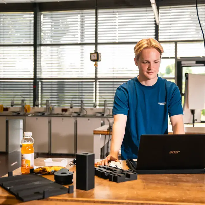 Werkbank BlauwShirt Practicum Zuyd Hogeschool Heerlen