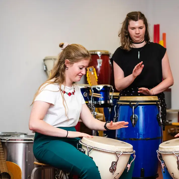 Vaktherapie - muziek studenten trommelen