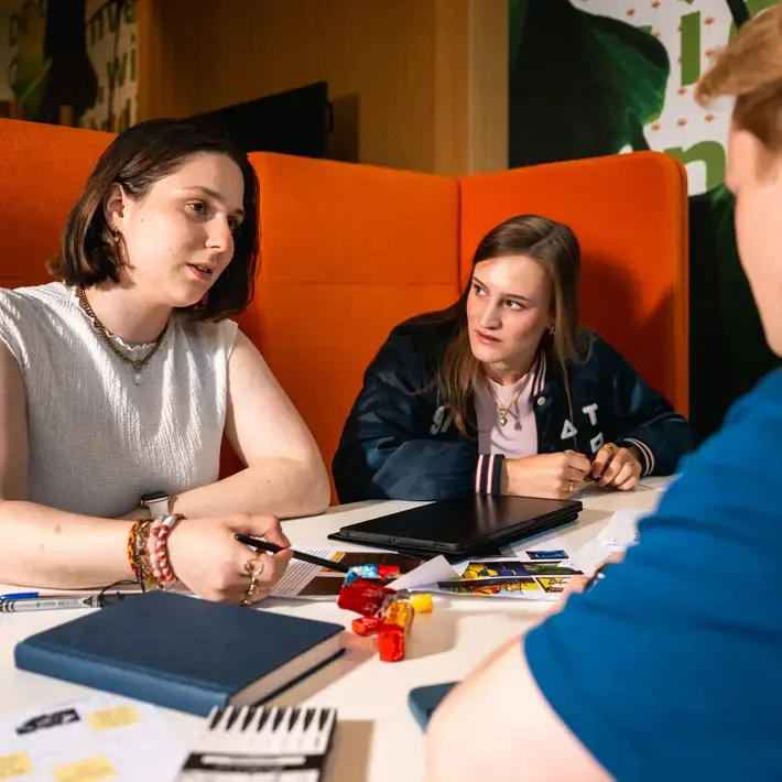 Zuyd Hogeschool studenten overleg heerlen