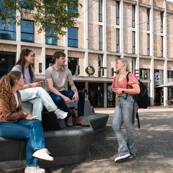 Gesprek Buiten Bankje Zuyd Hogeschool Sittard