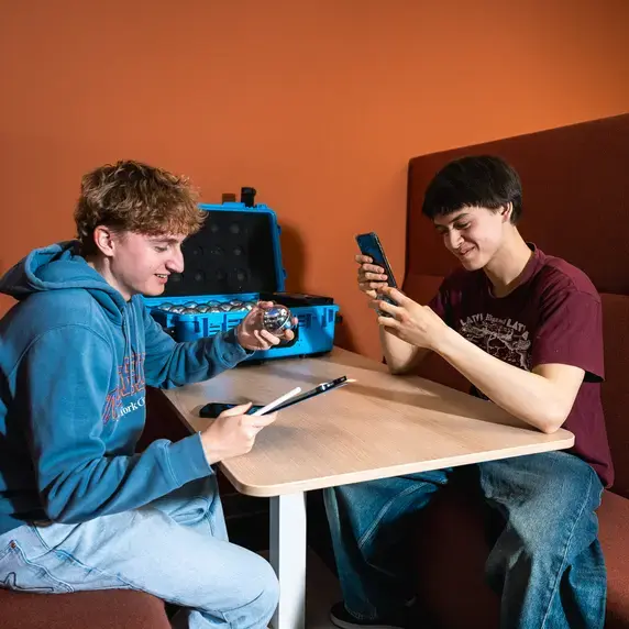 Applied Data Science and AI Zuyd Hogeschool twee studenten