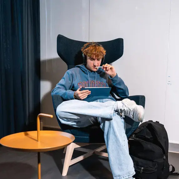 Applied Data Science and Artificial Intelligence thuis oriënteren student