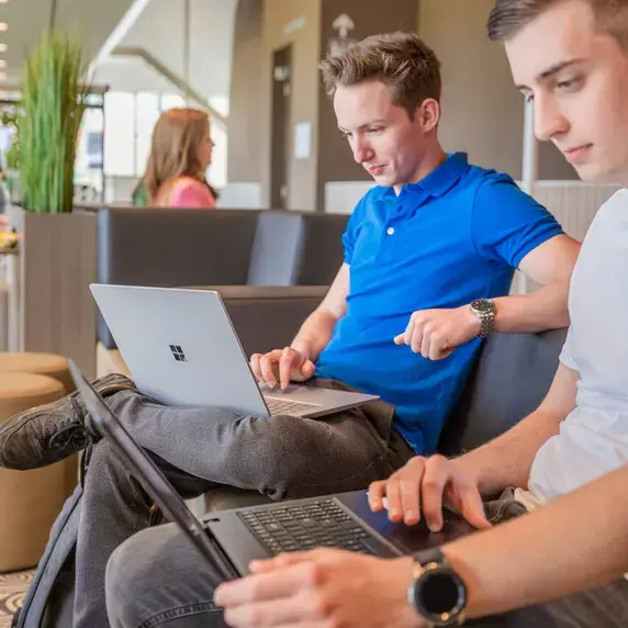 Finance and Control - student met laptop