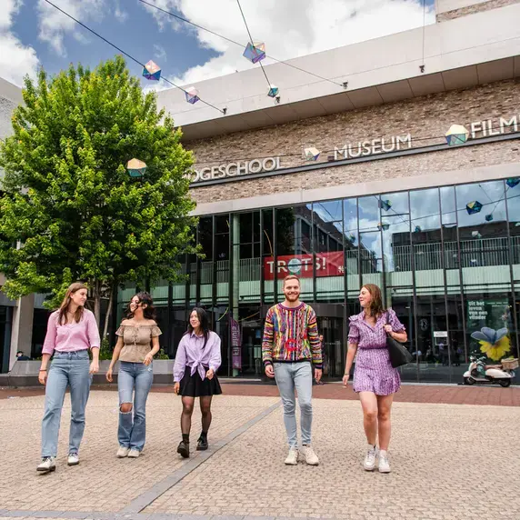 HBO-Rechten - studenten buiten