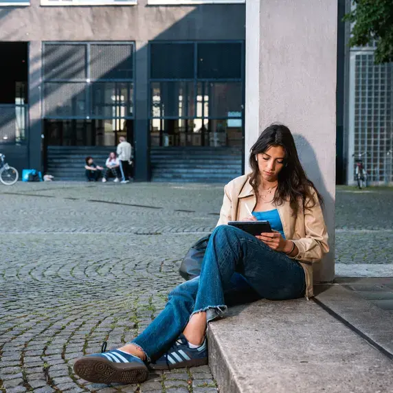  Zuyd Hogeschool student fietst maastricht
