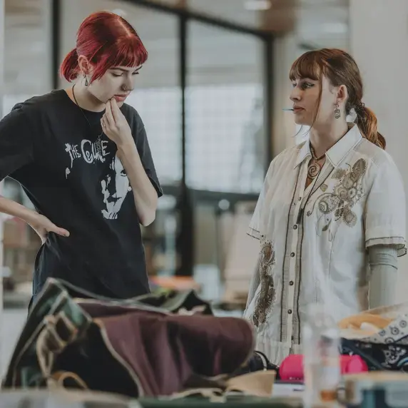 ABK DBKV Design - studentes nadenken