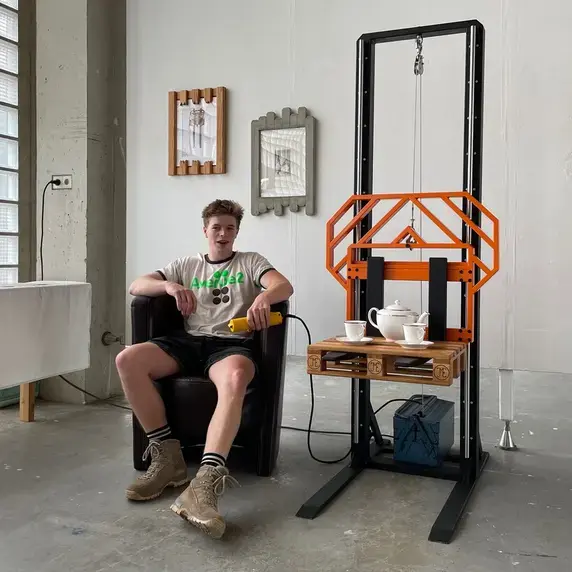 Design_student_met_werk