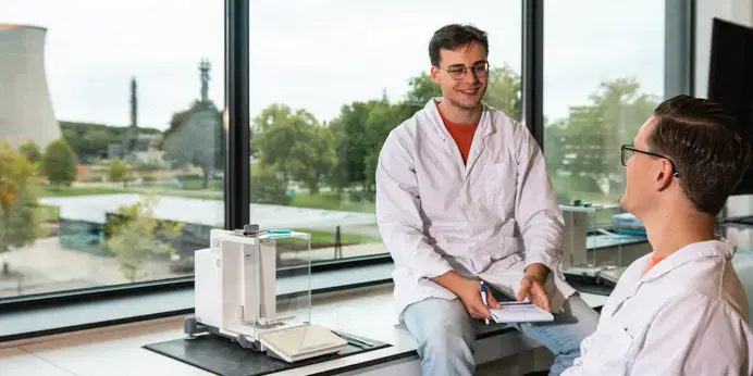 Applied Science - studenten lachend