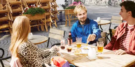  Zuyd Hogeschool studenten terras eten drinken studentlife