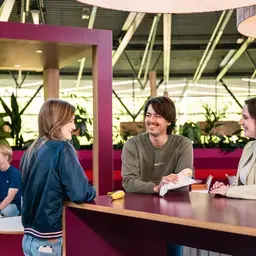 Restaurant Gesprek TweeStudenten Zuyd Hogeschool Heerlen