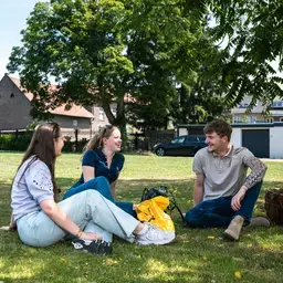 Park Grasveld Lachend Zuyd Hogeschool Sittard