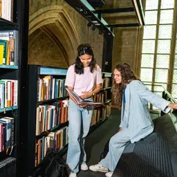 Bibliotheek Boeken Lachend Zuyd Hogeschool Internationaal