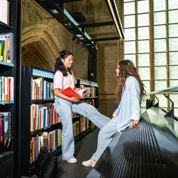 Bibliotheek Boeken Lachend Zuyd Hogeschool Internationaal