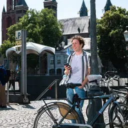 Plein Poseren Zittend Zuyd Hogeschool Internationaal