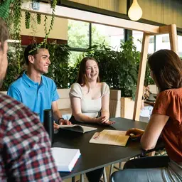 Vergadering Overleg Papierwerk Zuyd Hogeschool Maastricht