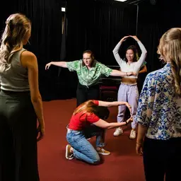 Vaktherapie - toneel groep studenten