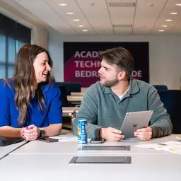Technische bedrijfskunde jongen en meid