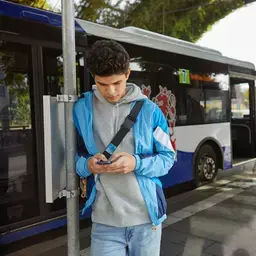 Zuyd Hogeschool student bus wachten studentlife