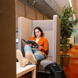 Zuyd Hogeschool student relax heerlen2