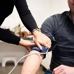 Praktijkondersteuner huisarts neemt bloeddruk af_zuyd professional