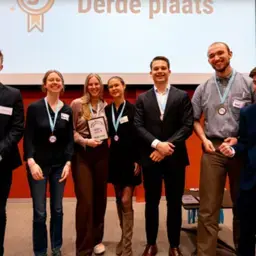 debat toernooi podium 750x500.png