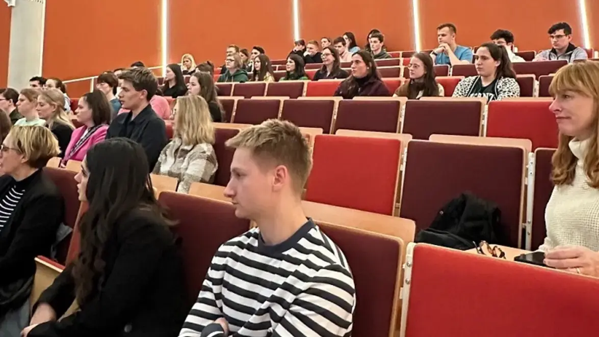 Ellie Lust 2 web 750x500.jpg