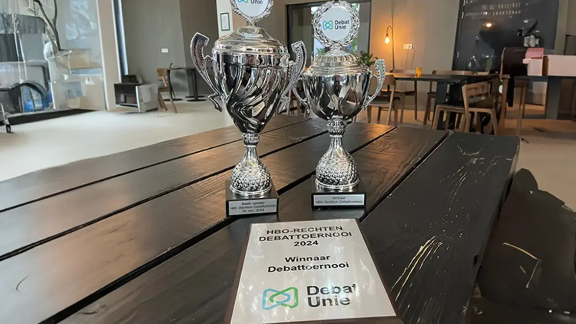 Zuyd Rechten (3).png